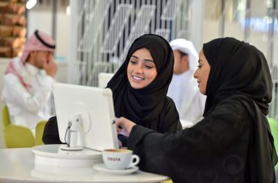 بنك سعودي يستخدم القهوة والذكاء الاصطناعي للوصول إلى الشباب