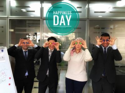 « بنك تنمية الصادرات » يفاجأ موظفيه في يوم السعادة العالمي