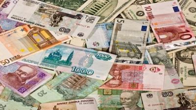 تراجع أسعار العملات الأجنبية أمام الجنيه المصري في البنوك