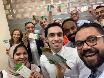 صور| التجاري الدولي مصر يوزع تذاكر مجانيه على موظفيه لمؤازرة المنتخب الوطني أمام زيمبابوي