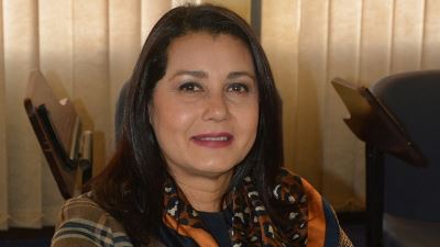 30 قصة| نيفين كشميري.. سيدة الاقتصاد من الطراز الفريد