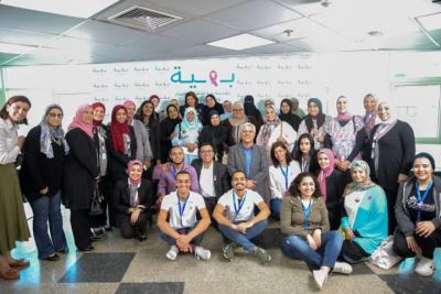 صور| نرمين شهاب الدين تدعم مؤسسة بهية