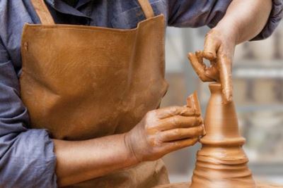 دعما للصناع المصريين.. بنك القاهرة يقيم معرض "كرافيتي" للحرف اليدوية في مدينة نصر