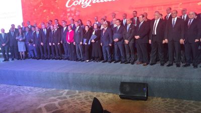 صور| طارق عامر يسلم رئيس المصرف المتحد شهادة القيادة المصرفية من جامعة هارفارد