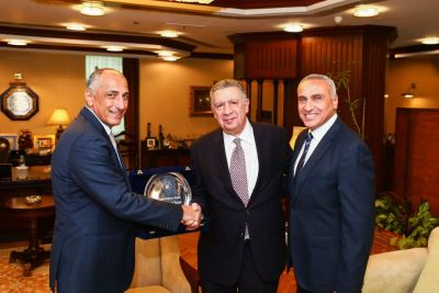 "المركزي" يكرم عمرو كمال.. وتكليف النائب الأول برئاسة البنك