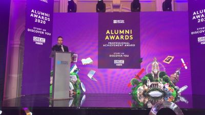 صور| رامي أبو النجا يفوز بجائزة الإنجاز المهني من المجلس الثقافي البريطاني