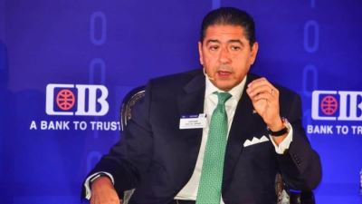 «هشام عز العرب» مصرفي من ذهب