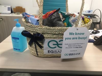 البنوك تساعد عملائها وموظفيها في الاستمتاع بساعات الحظر المنزلي 