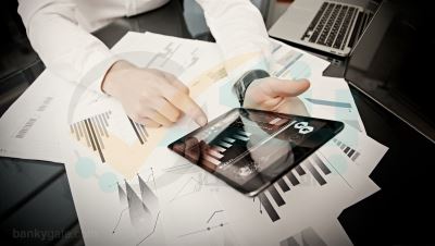 انجز معاملاتك بأمان تام .. مع خدمة Smart Touch للموبايل البنكي من الإمارات دبي 