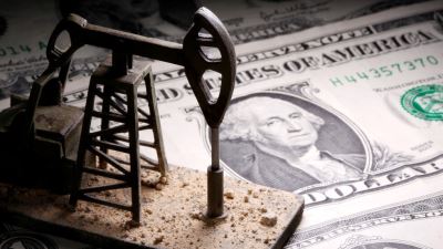 انهيار تاريخي لأسعار النفط الخام الأمريكي.. البرميل ينخفض لما تحت الصفر