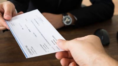 اسأل بنكي.. ما هو دفتر الشيكات ومتى تستعمله؟