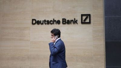 ستاندرد أند بورز تخفض تصنيف أكبر بنكين في ألمانيا مع نظرة سلبية