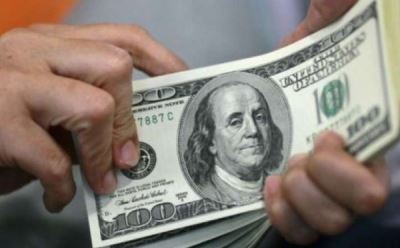 صعود الدولار واستقرار الذهب وسط توترات أمريكية صينية