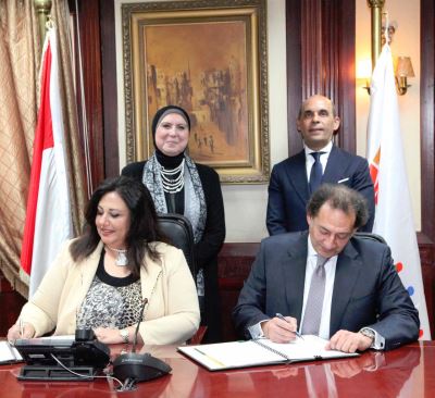 بنك القاهرة يوقع عقدين بـ 620 مليون جنيه لتمويل المشروعات متناهية الصغر
