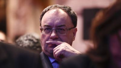 محافظ بنك إنجلترا يستبعد خفض الفائدة لما تحت الصفر