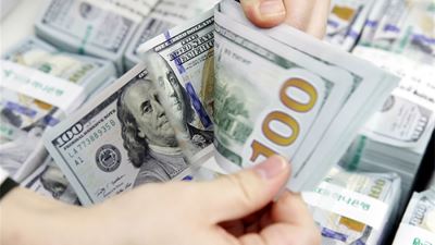 انخفاض سعر الدولار في 24 بنكًا بختام تعاملات اليوم الثلاثاء