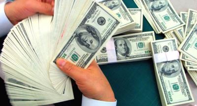 استقرار سعر الدولار في 31 بنكًا بمستهل تعاملات اليوم الإثنين