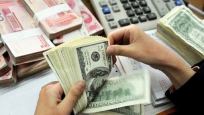 استقرار سعر الدولار في 33 بنكًا بمستهل تعاملات اليوم الثلاثاء