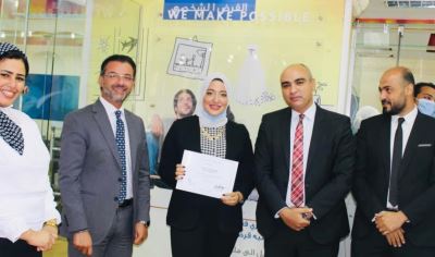 هيثم حماد يكرم فريق مبيعات بنك المشرق «صور»