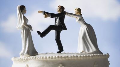 قرض الزواج الثاني يثير جدلاً في العراق