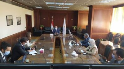 وزير الموارد المائية يلتقي ممثلي بنك الإعمار الأوروبي لبحث آلية التعاون المشترك