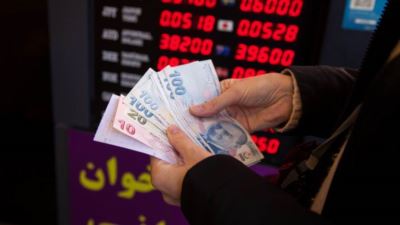 الليرة التركية تتراجع 0.5% أمام الدولار خلال تعاملات اليوم الأربعاء