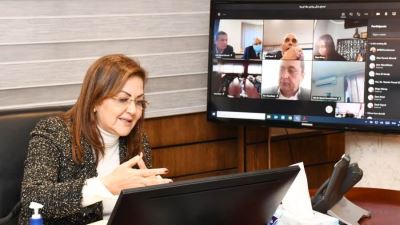 السعيد تبحث مع رؤساء البنوك تطوير قرى مبادرة «حياة كريمة»