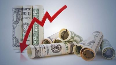 الدولار يواصل التراجع أمام الجنيه بمنتصف تعاملات اليوم