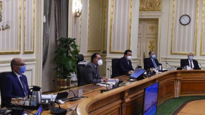 الحكومة توافق على قرض لتطوير السكة الحديد وإصدار عملة تذكارية من الفضة فئة 100 جنيه