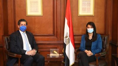 المشاط تبحث مع الرئيس التنفيذي للمؤسسة الإسلامية التعاون المستقبلي ودعم القطاع الخاص