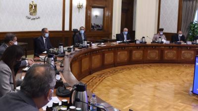 رئيس الوزراء يتابع تنفيذ مشروعات البنية التحتية لشبكات الاتصالات بالعاصمة الإدارية