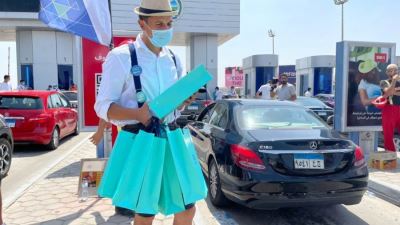 EGBANK يواصل توزيع الهدايا على المواطنين ببوابات وادي النطرون «صور»