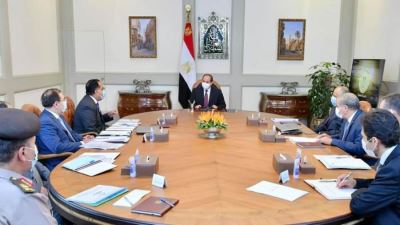 ‫السيسي‬ يتابع مع رئيس الوزراء ومحافظ المركزي خطط تطوير قطاع الثروة المعدنية