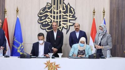 طلعت يفتتح عددًا من مشروعات الاتصالات وتكنولوجيا المعلومات والبريد بأسوان