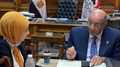 بنك ناصر يقلد «فتاة» منصب العضو المنتدب لمدة يوم واحد احتفالًا بيوم الفتاة العالمي