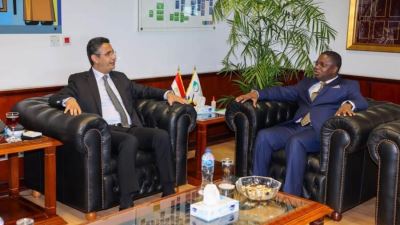 فاروق يستقبل الرئيس التنفيذي لبريد الكونغو الديمقراطية لبحث أوجه التعاون المشترك «صور»