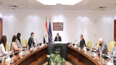 وزير الاتصالات يبحث مع الرئيس التنفيذى لشركة طلبات خطط الشركة المستقبلية للتوسع في مصر