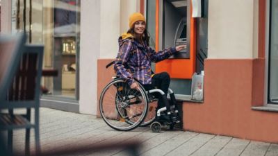 تزامنًا مع الاحتفال بيومهم العالمي.. كيف عزز البنك المركزي الشمول المالي لذوي الإعاقة؟