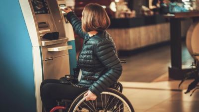 البنوك تتيح فتح الحسابات مجانًا وبدون حد أدنى بمناسبة اليوم العالمي لذوي الهمم