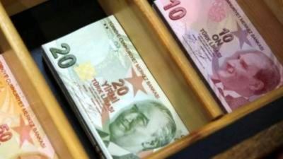 الليرة تواصل انهيارها بعد تدخل المركزي التركي وتتراجع 2.1%