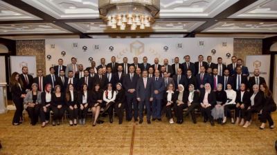 التعمير والإسكان يكرم أفضل قطاع بالبنك لعام 2021 