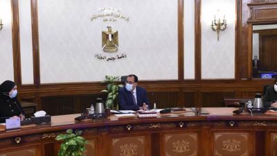 مدبولي: المجمعات الصناعية جزء من توجه الدولة لدفع قطاع الصناعات الصغيرة والمتوسطة