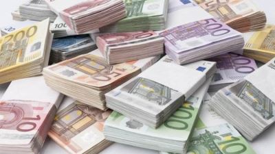 أسعار العملات اليوم الخميس: تباين اليورو والإسترليني واستقرار الريال السعودي