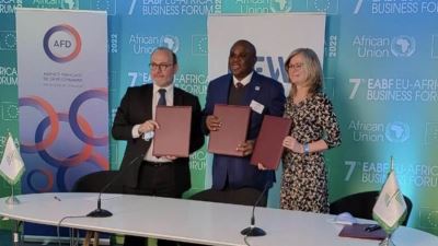 أفريكسيمبنك يوقع اتفاقية قرض بـ250 مليون يورو مع بنك التنمية الألماني