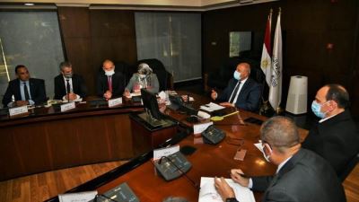 وزير النقل يستقبل وفدًا من البنوك والشركات الفرنسية لبحث سبل التعاون المشترك