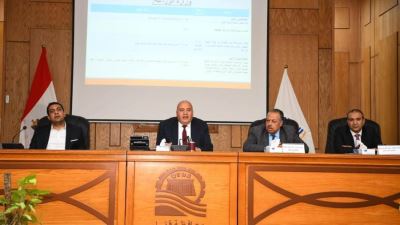 محافظ قنا يسلم 6 جمعيات أهلية عقود للتمويل متناهي الصغر بـ 12 مليون جنيه 