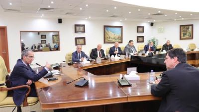 وزير الاتصالات يبحث مع شركة STMicroelectronics الخطط الاستثمارية فى مجالات تصنيع الإلكترونيات