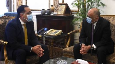 رئيس الوزراء يلتقى محافظ البنك المركزى للتنسيق بشأن ملفات العمل المشتركة