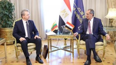  وزير الاتصالات يبحث مع سفير ليتوانيا بالقاهرة تعزيز التعاون المشترك
