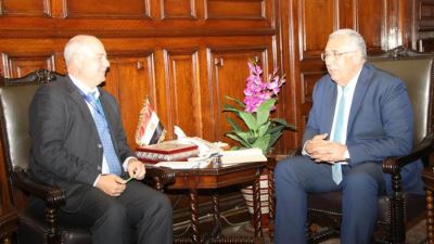 القصير يبحث سبل التعاون بين بنكي الاستثمار الأوروبي والزراعي المصري